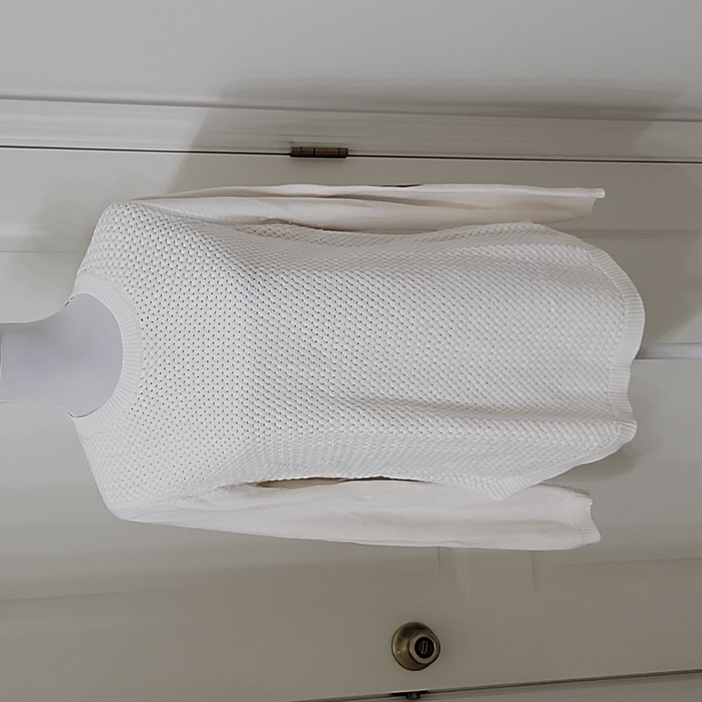 Lety & Me Size L Ivory Elbow Patch Curved Hem Sweater, Excellent Used Condition
